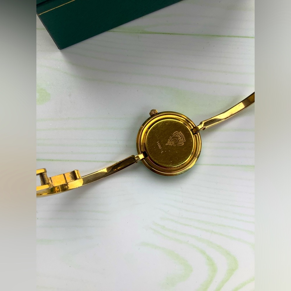 Authentic Gucci interchangeable bezel watch🌺🌼🌸🍀 - Picture 5 of 10